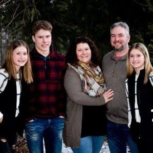 Meet your Posher, Holly